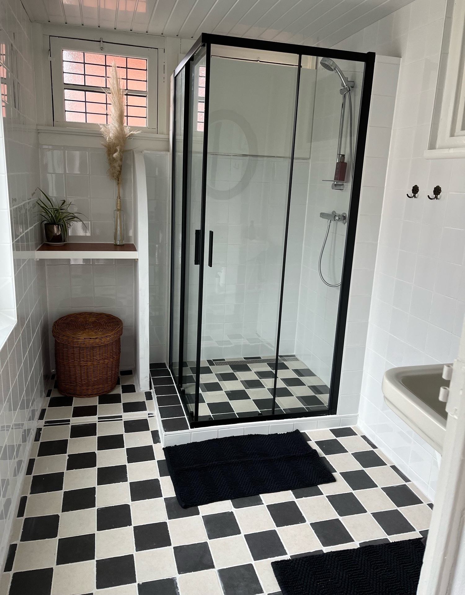 badkamer-gedeeld door Balkon- en Garderobe kamer-Singelkerkje.nl